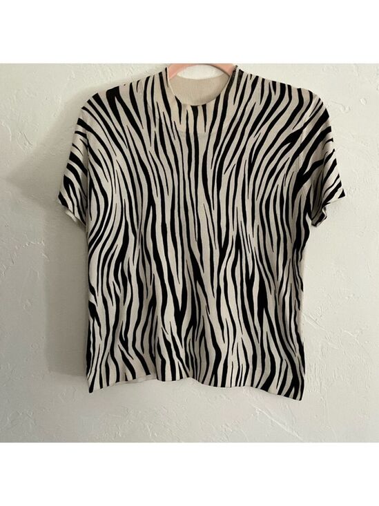City Silk Sweaters - City Silk Zebra Print Short Sleeve Knit Top Size P/M